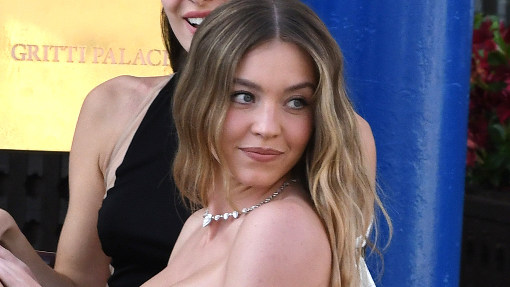 Sydney Sweeney Not Looking to Date Despite Stroll With Orlando Bloom ...