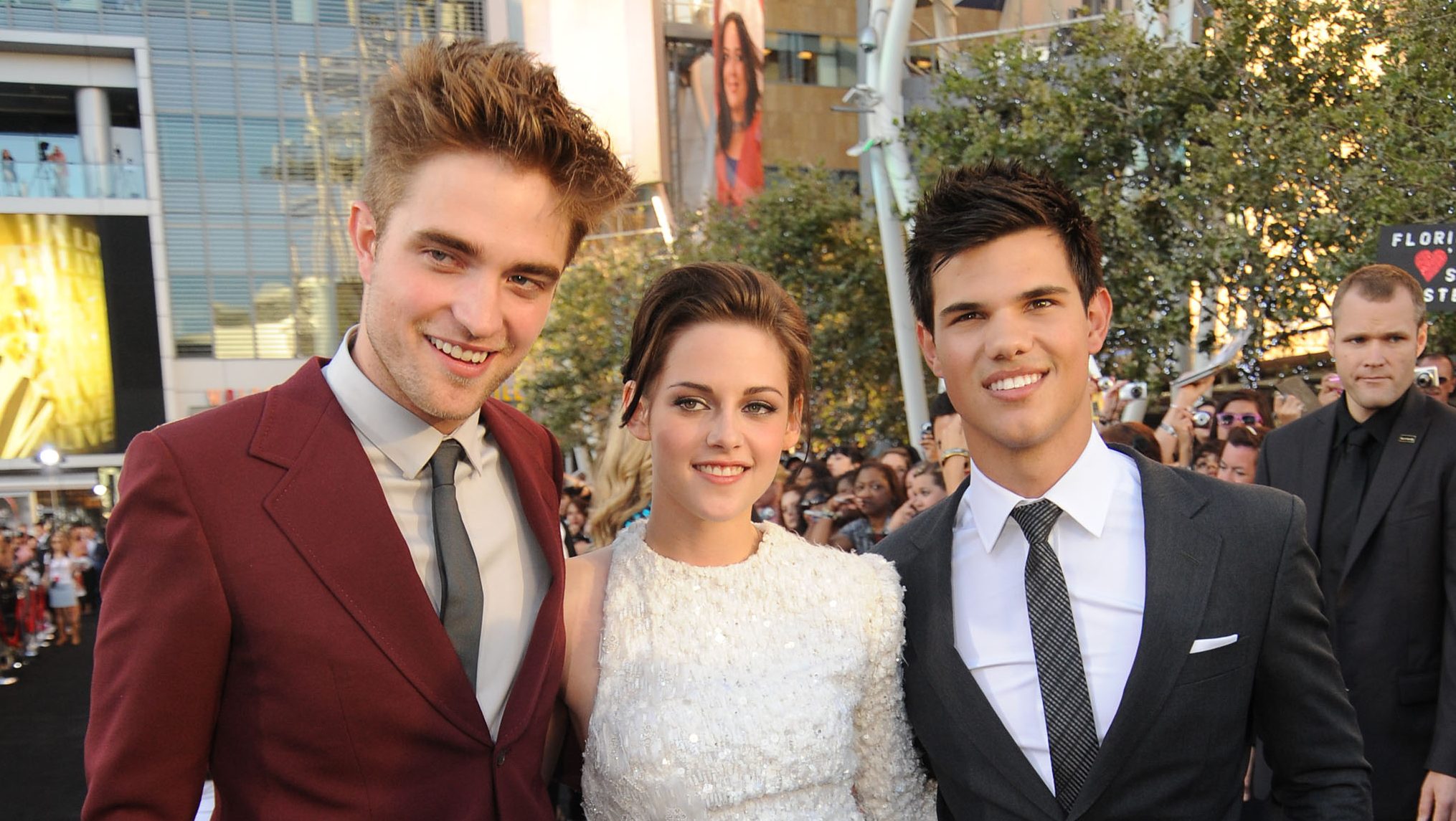 'Twilight' Cast Then & Now: Photos of Kristen Stewart, Robert Pattinson & More